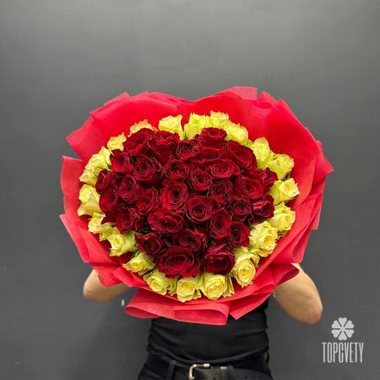 Букет из 51 роз в виде сердца