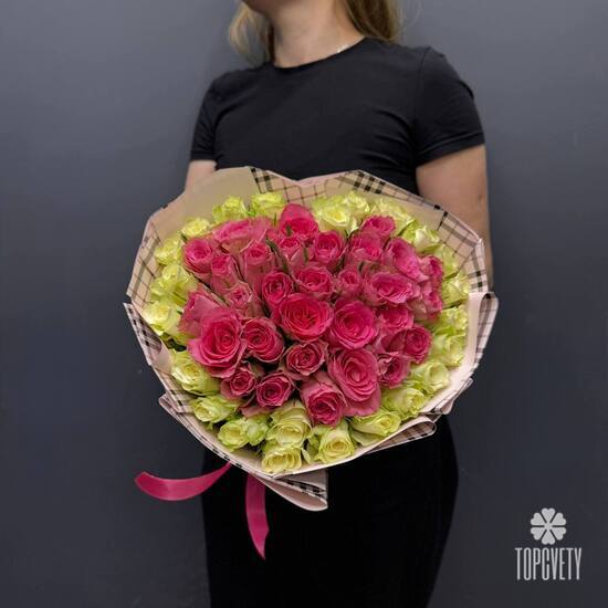 Букет из 51 роз в виде сердца