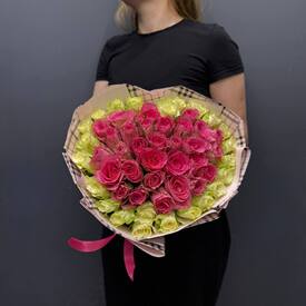 Букет из 51 роз в виде сердца