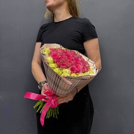 Букет из 51 роз в виде сердца