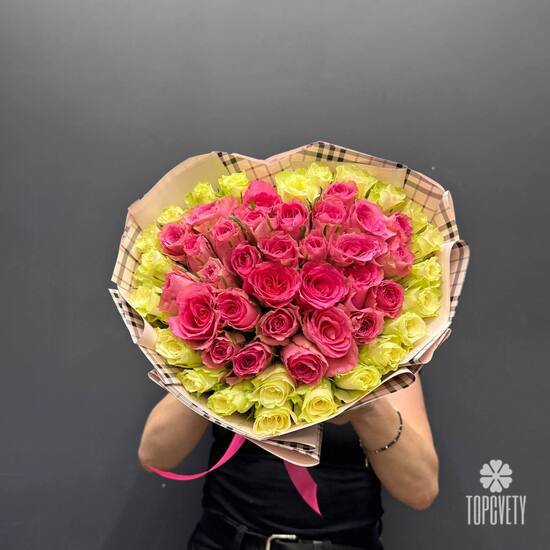 Букет из 51 роз в виде сердца