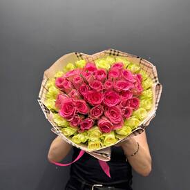 Букет из 51 роз в виде сердца