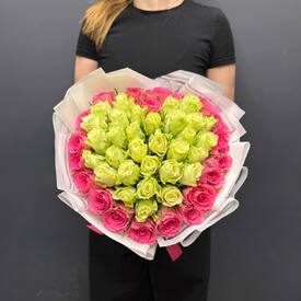 Букет из 51 роз в виде сердца