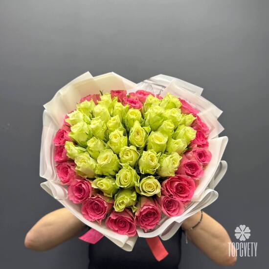 Букет из 51 роз в виде сердца