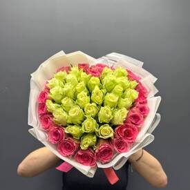 Букет из 51 роз в виде сердца