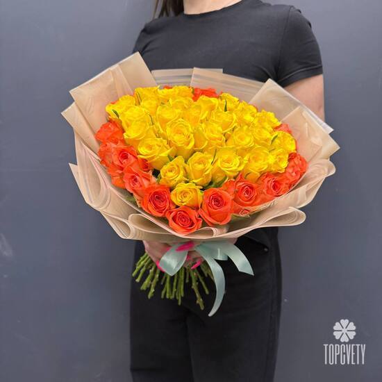 Букет из 51 роз в виде сердца