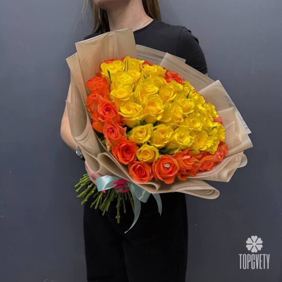 Букет из 51 роз в виде сердца