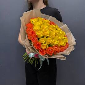 Букет из 51 роз в виде сердца