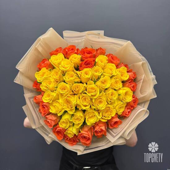 Букет из 51 роз в виде сердца