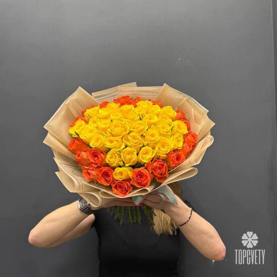 Букет из 51 роз в виде сердца