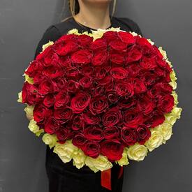 Букет из 101 роз в виде сердца