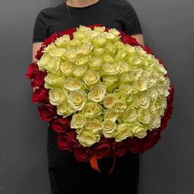Букет из 101 роз в виде сердца