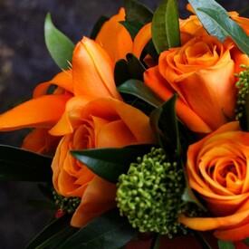 Букет роз и лилий в коробке