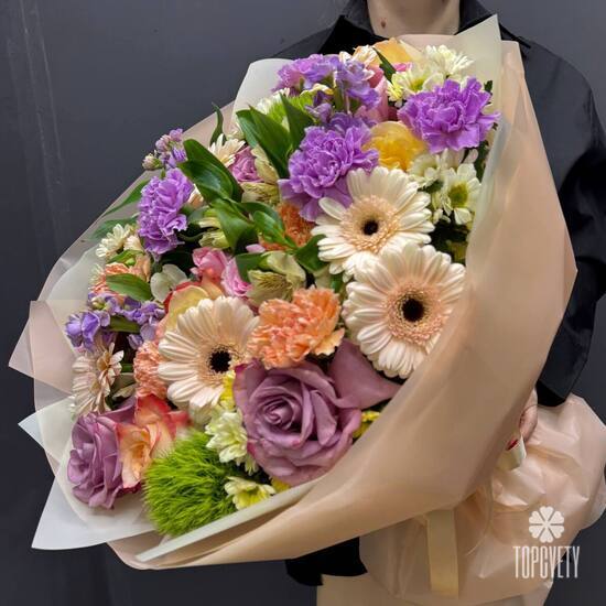 Букет из роз, гербер и гвоздик