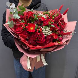 Букет из роз, гербер и альстромерии  Пламя