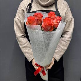 Букет из 5 роз Эквадор 50см