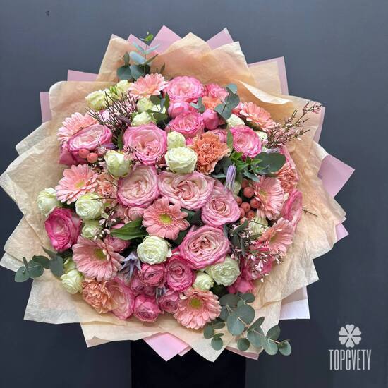 Букет из роз, гербер и гвоздик 