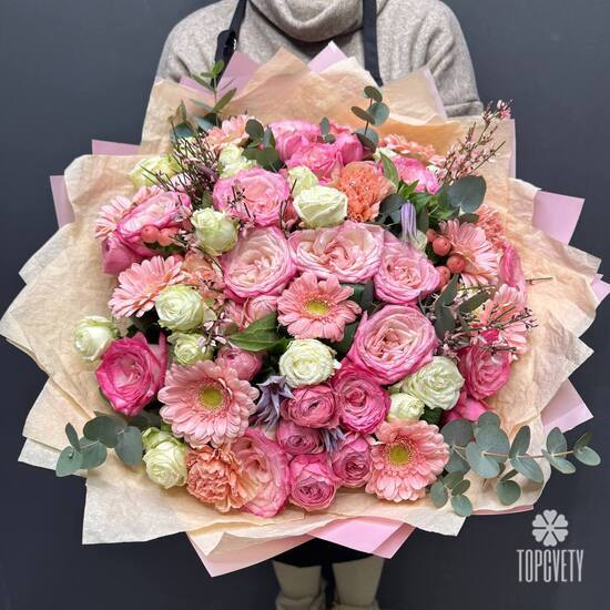 Букет из роз, гербер и гвоздик 