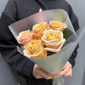 Букет из 5 роз Эквадор 50см