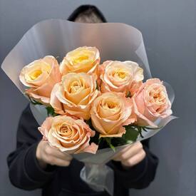 Букет из 7 роз Эквадор 50см