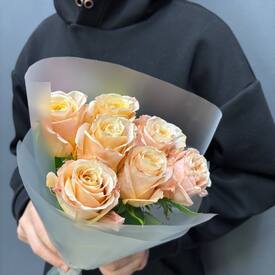 Букет из 7 роз Эквадор 50см