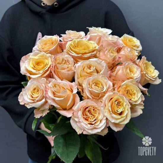 Букет из 19 роз Эквадор 50см