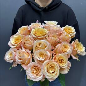 Букет из 19 роз Эквадор 50см