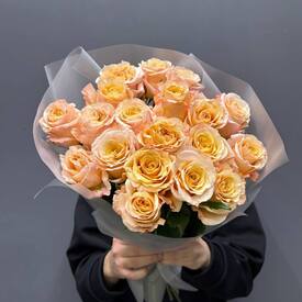 Букет из 19 роз Эквадор 50см