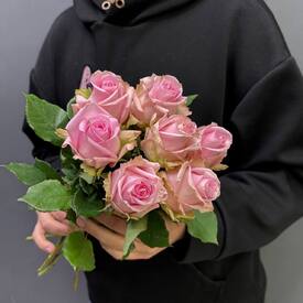 Букет из 7 роз Эквадор 50см