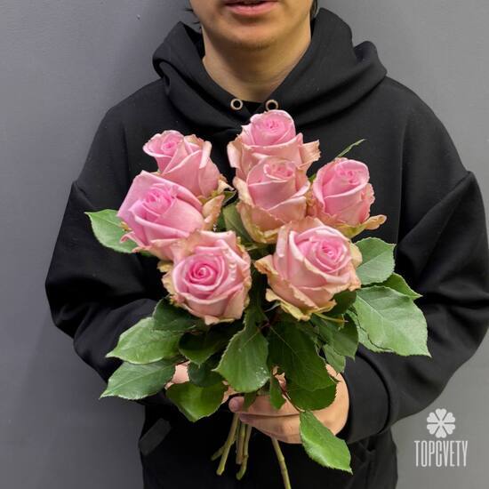 Букет из 7 роз Эквадор 50см