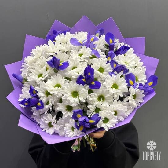 Букет из хризантем, и ирисов