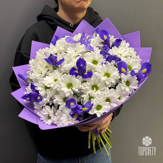 Букет из хризантем, и ирисов