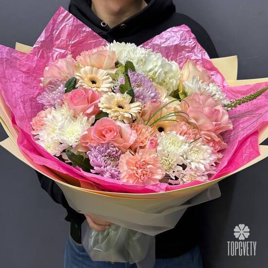 Букет из роз, гвоздик и гербер