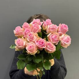 Букет из 15 роз Кения 50см