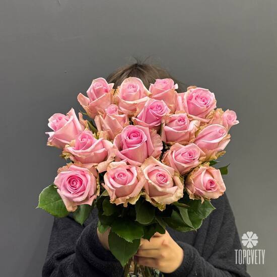 Букет из 17 роз Кения 50см