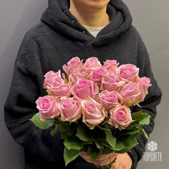 Букет из 17 роз Кения 50см