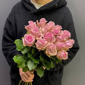 Букет из 17 роз Кения 50см