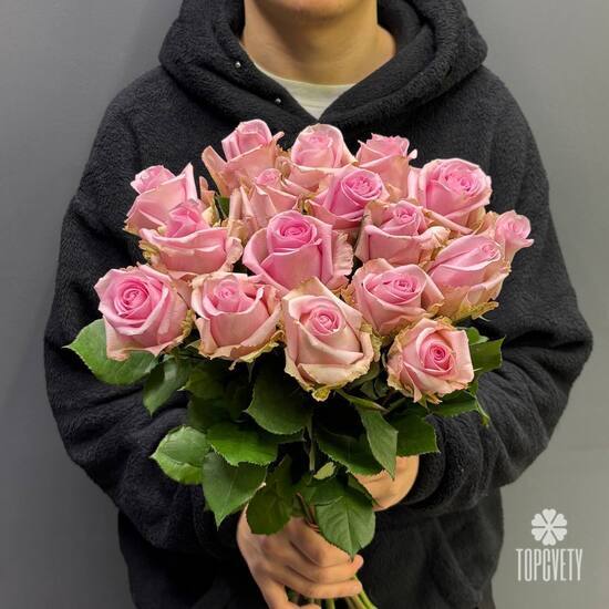 Букет из 17 роз Кения 50см