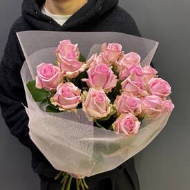 Букет из 17 роз Кения 50см	