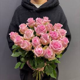 Букет из 19 роз Кения 50см	