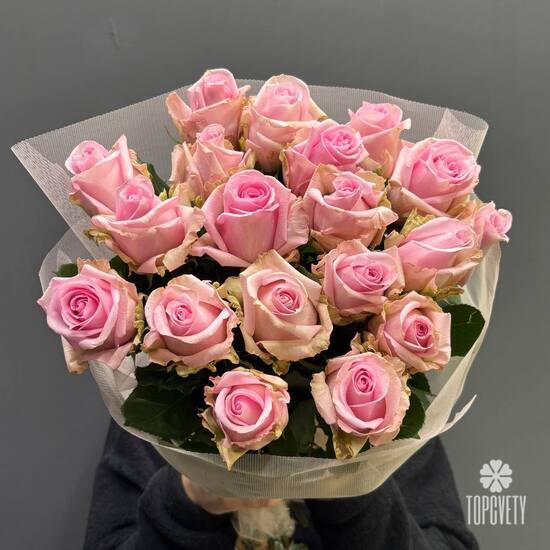 Букет из 19 роз Кения 50см