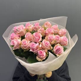 Букет из 21 роз Кения 50см