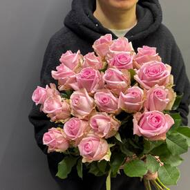 Букет из 21 роз Кения 50см