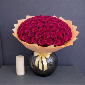 Букет из 101 малиновой розы Кения 40см