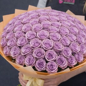 Букет из 101 сиреневой розы Кения 40см