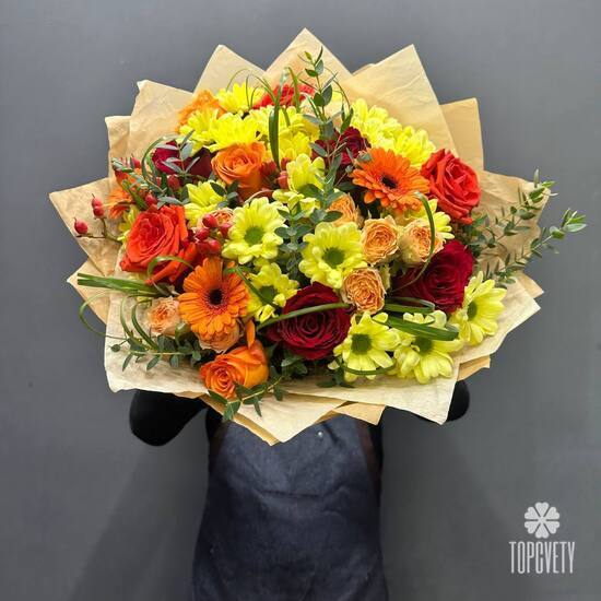 Букет из хризантем, роз и гербер