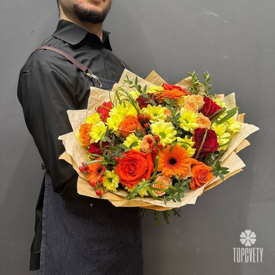 Букет из хризантем, роз и гербер