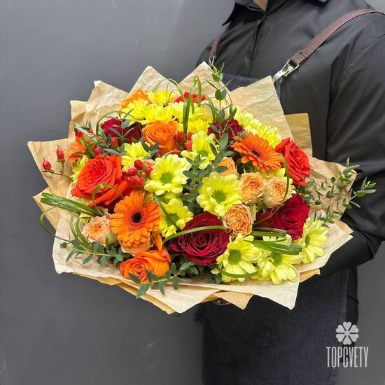 Букет из хризантем, роз и гербер