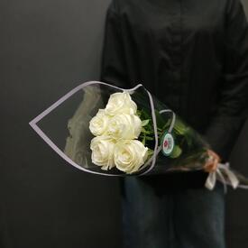 Букет из 5 роз Плайя Бланка 50см