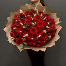 Букет из гербер, тюльпанов и роз